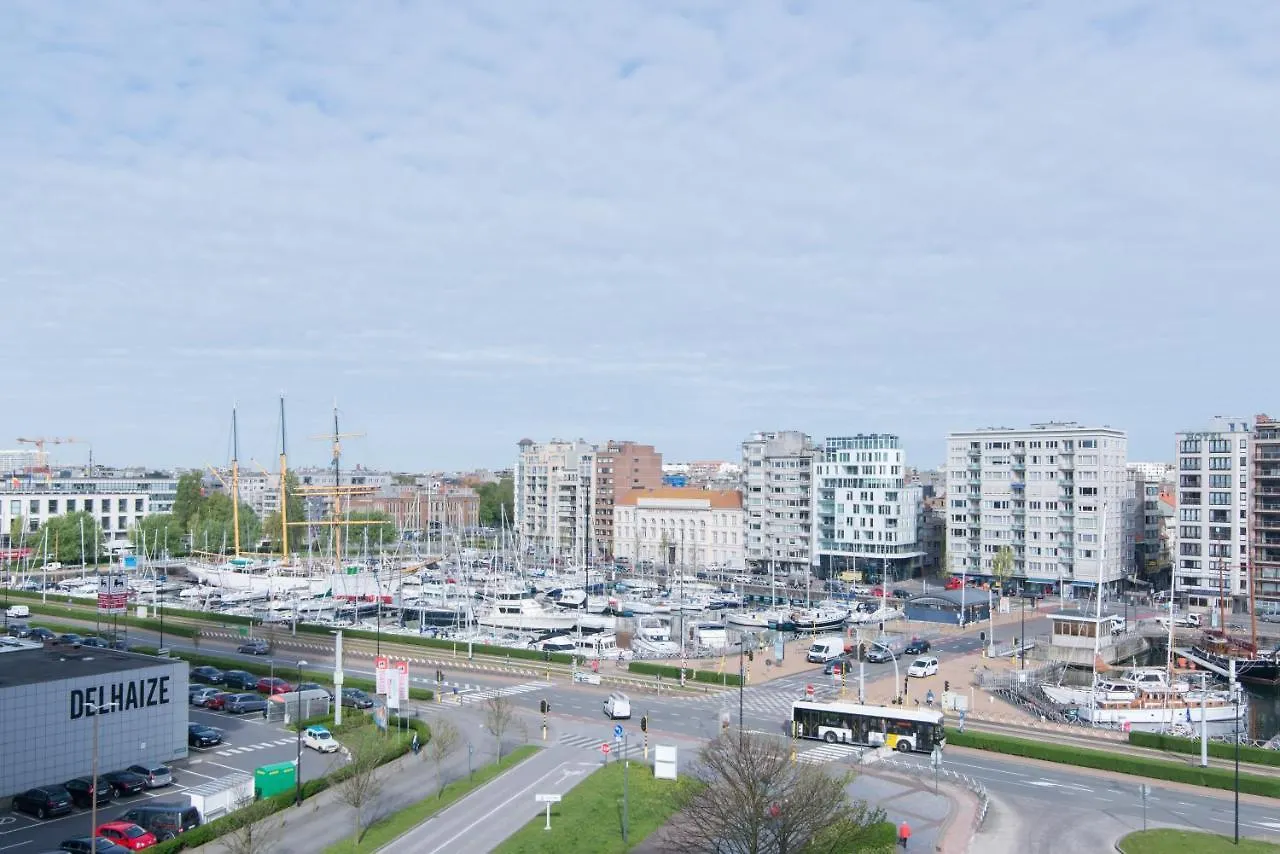 Zongericht Appartement Met Zicht Op De Jachthaven Ostend Belgium
